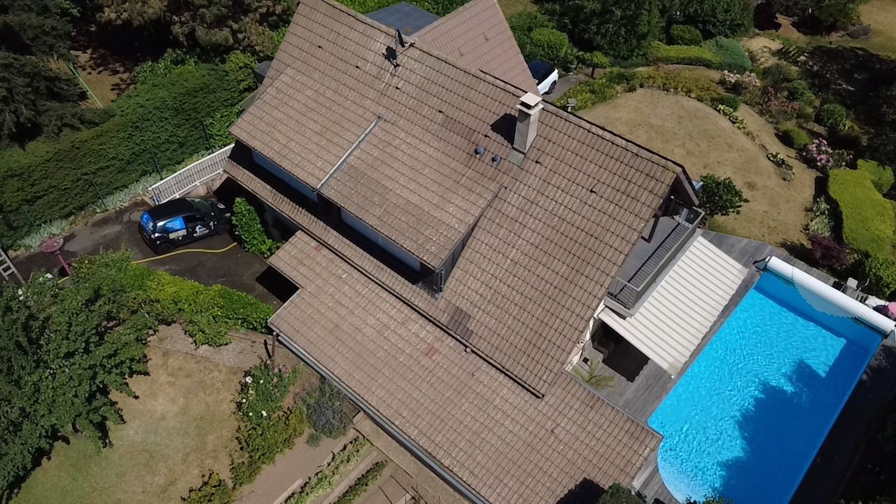 Toiture vue drone — après nettoyage