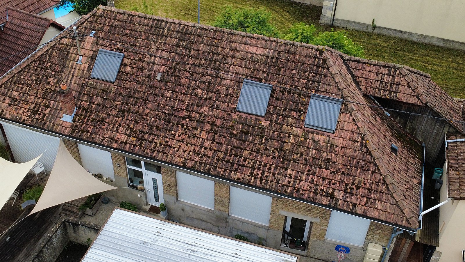 Maison de village — avant nettoyage